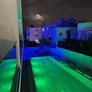 επισκεφθείτε το ξενοδοχείο