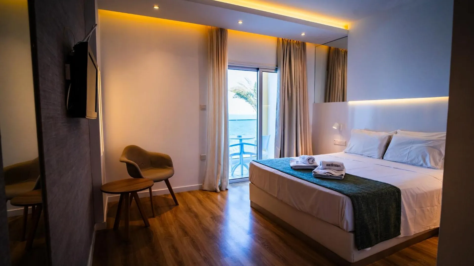 Malama Beach Holiday Village Protaras 4*,